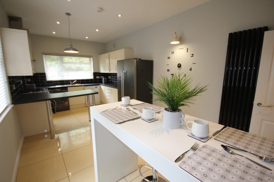 Room Belvedere Road in East Staffordshire
