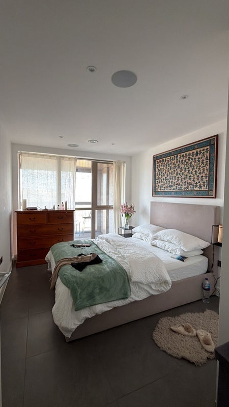Room White Post Lane in Greater London