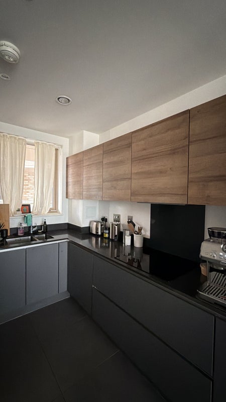 Room White Post Lane in Greater London
