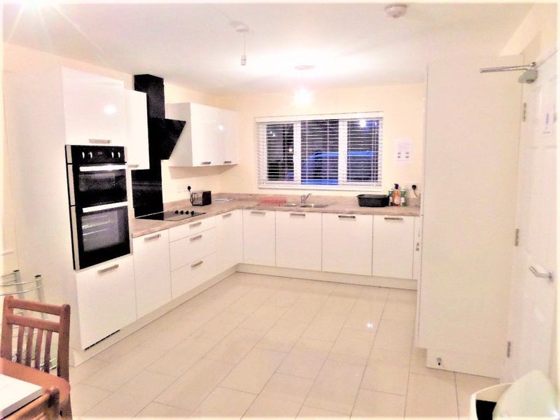 House Iverley Close in Rugby