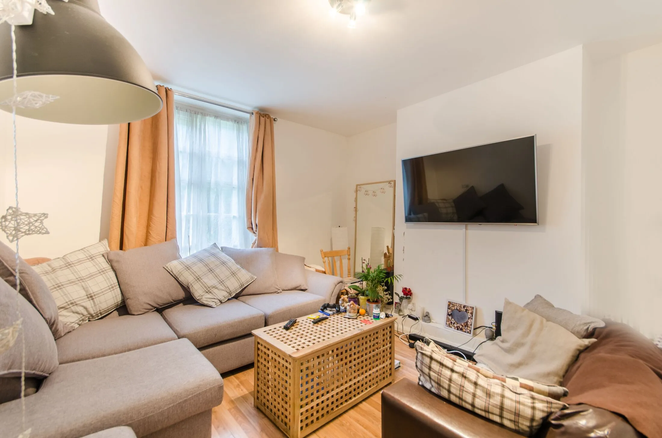 Flat Penfold Street in City of Westminster