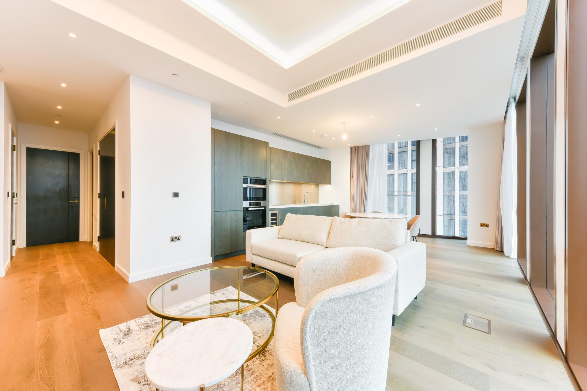 Flat Carnation Way in Greater London