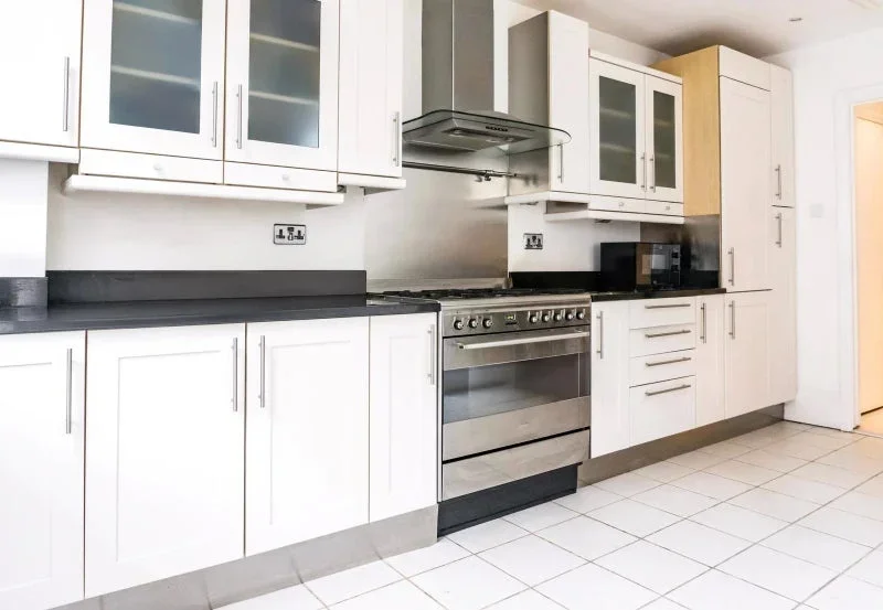 Room Brookville Road in Greater London
