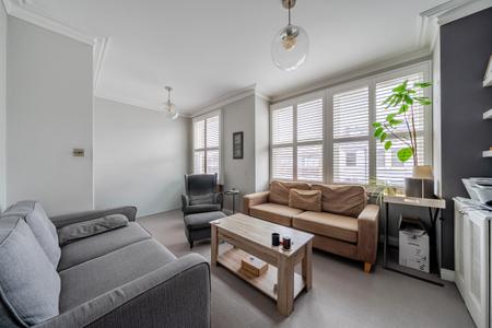 Flat Penwith Road in Greater London