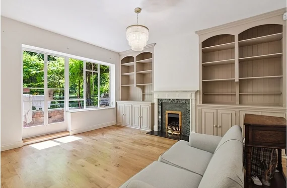 Flat Bolingbroke Grove in Greater London