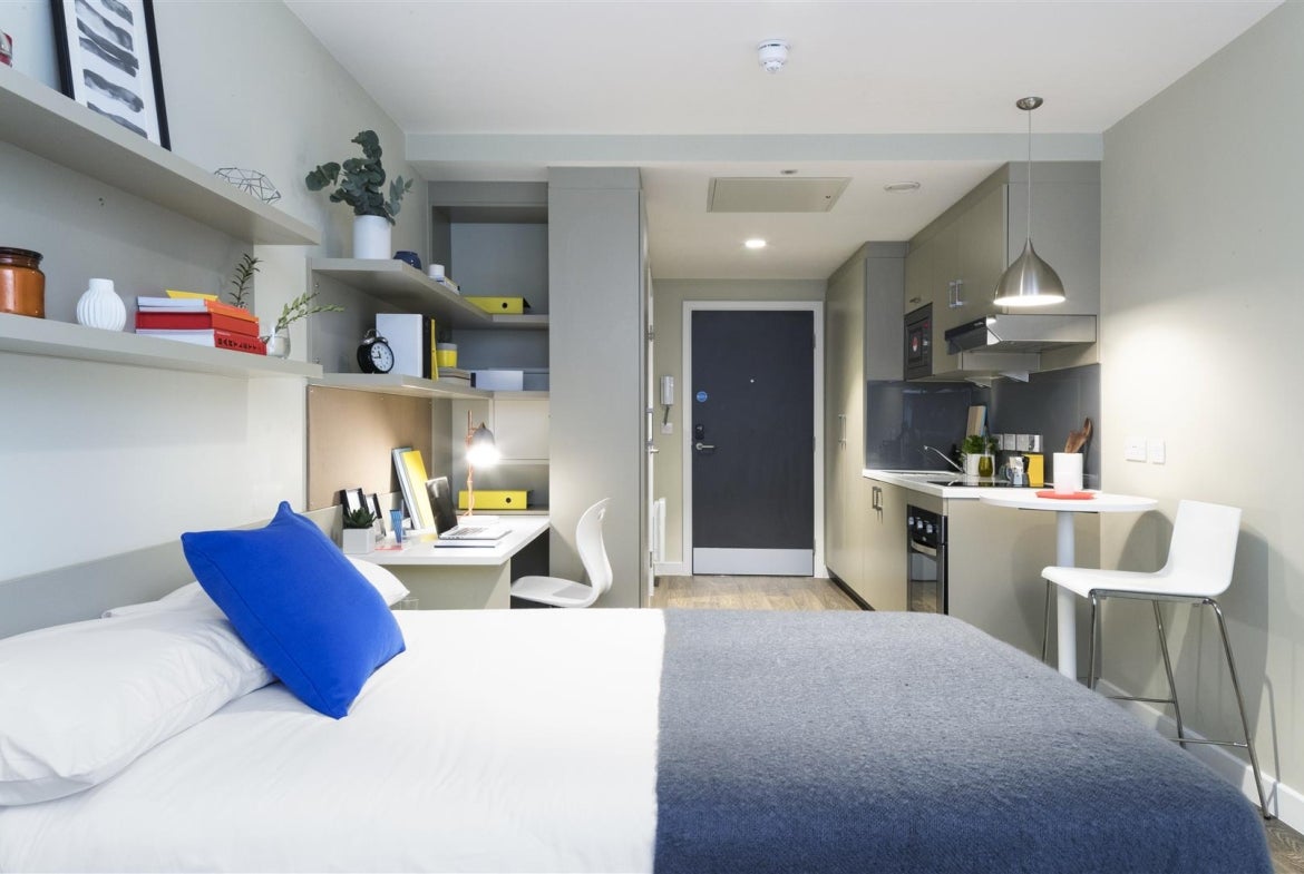 Room Grantham Road in Newcastle upon Tyne