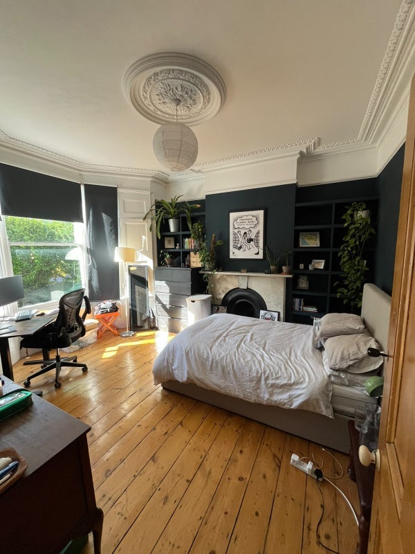 Room Alkham Road in Greater London
