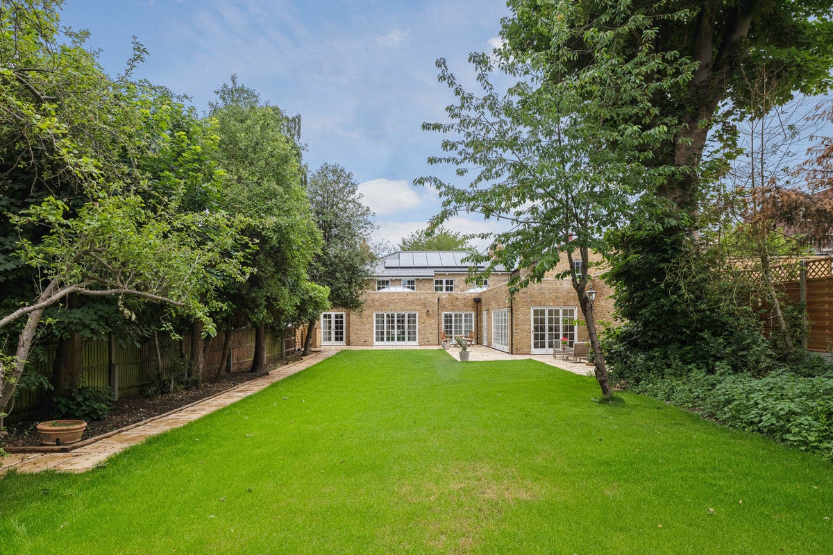House Lee Road in Greater London