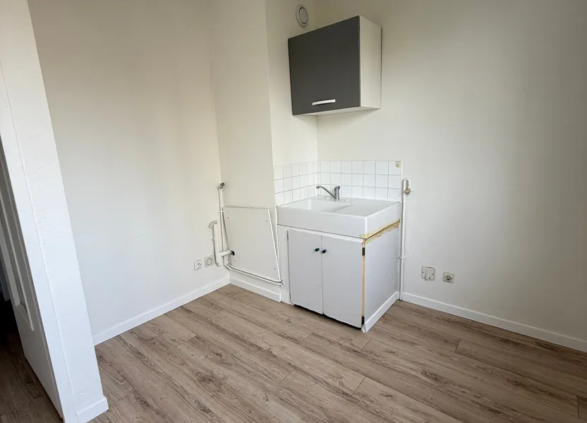 Flat Allée Athéna in Villeurbanne
