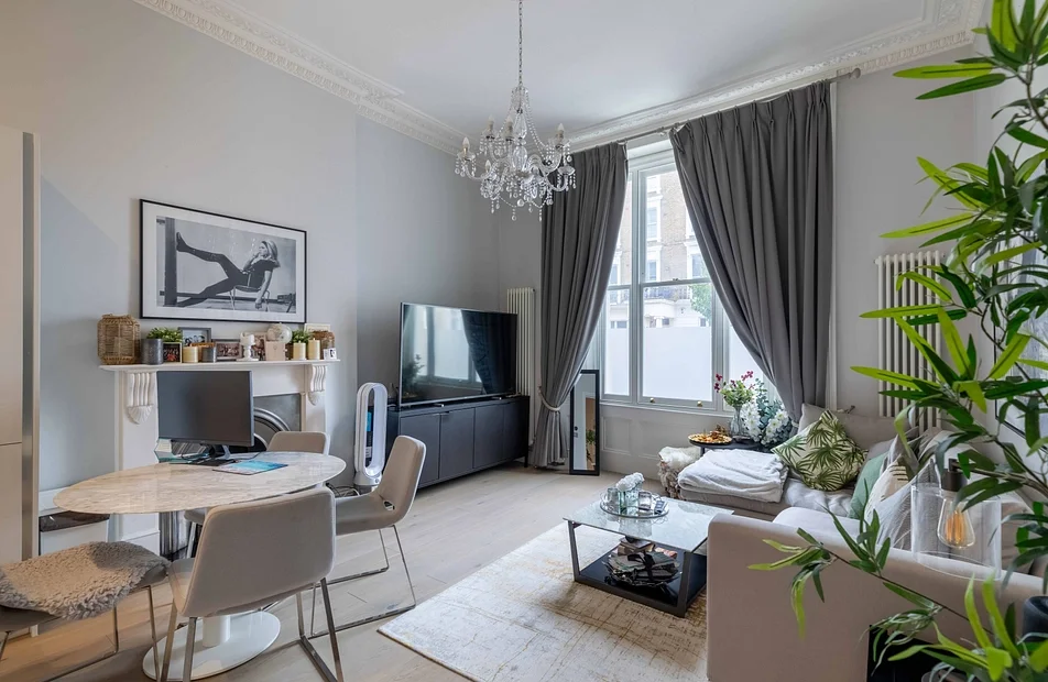 Flat St Stephen's Gardens in City of Westminster