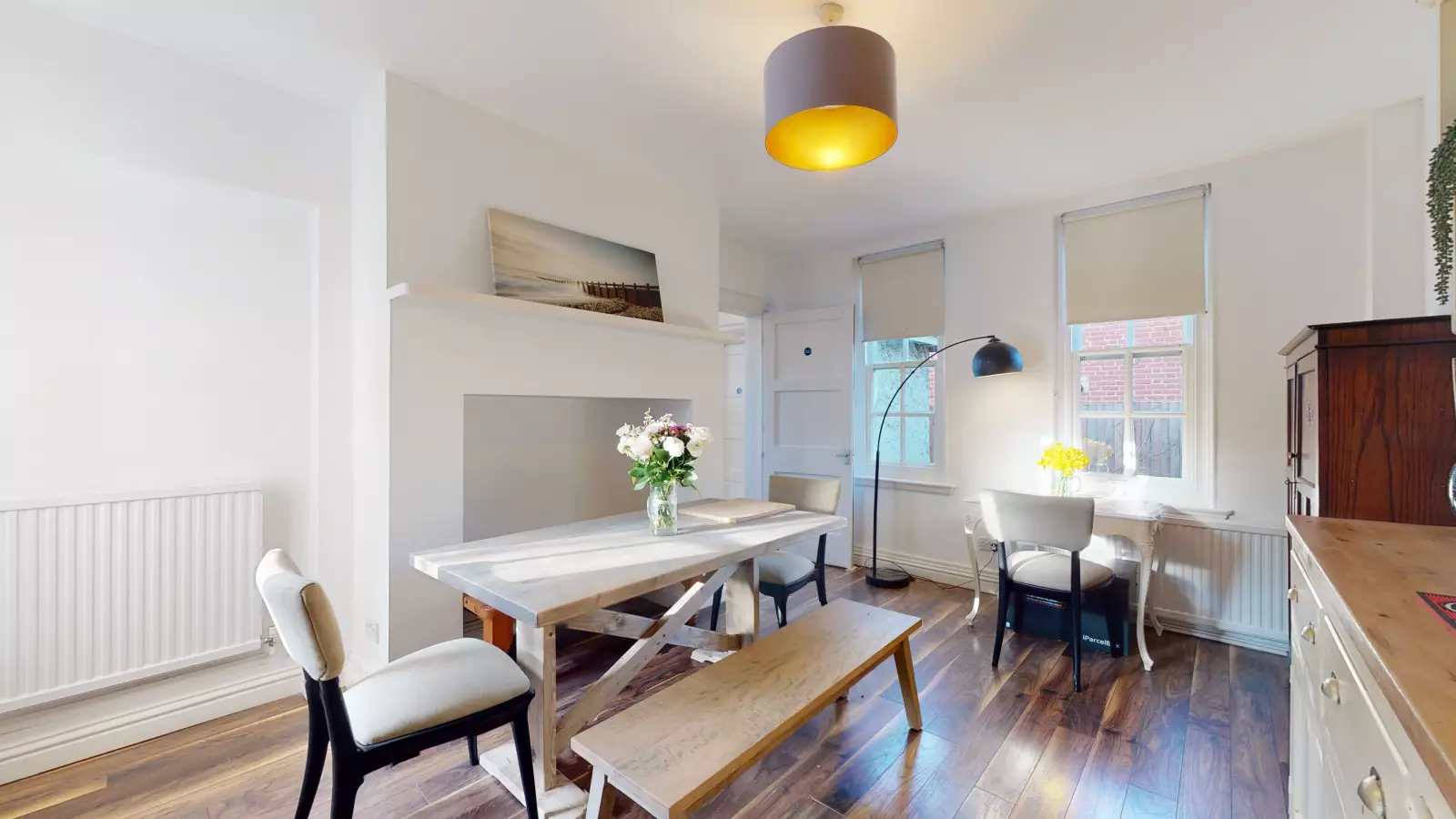Flat Garratt Lane in Greater London