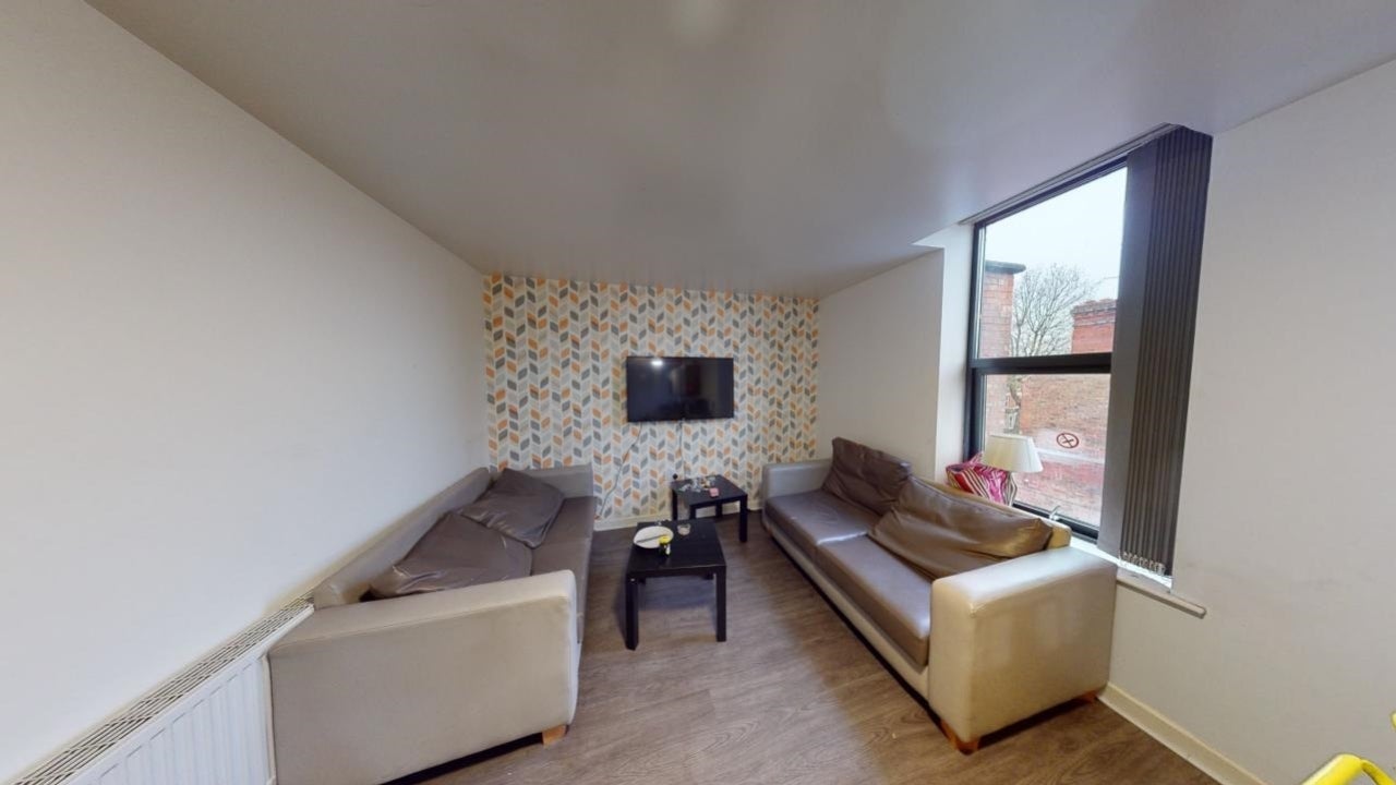 Flat Lenton Boulevard in Nottingham
