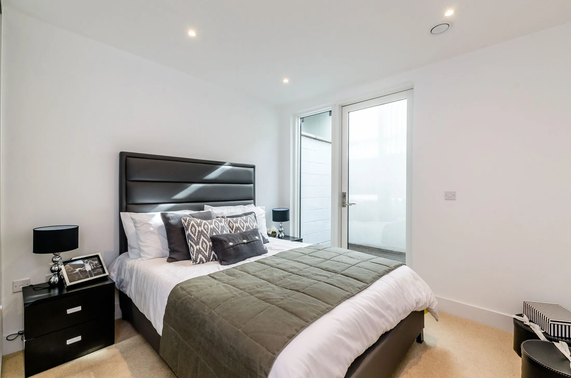 Flat St. Pancras Way in Greater London
