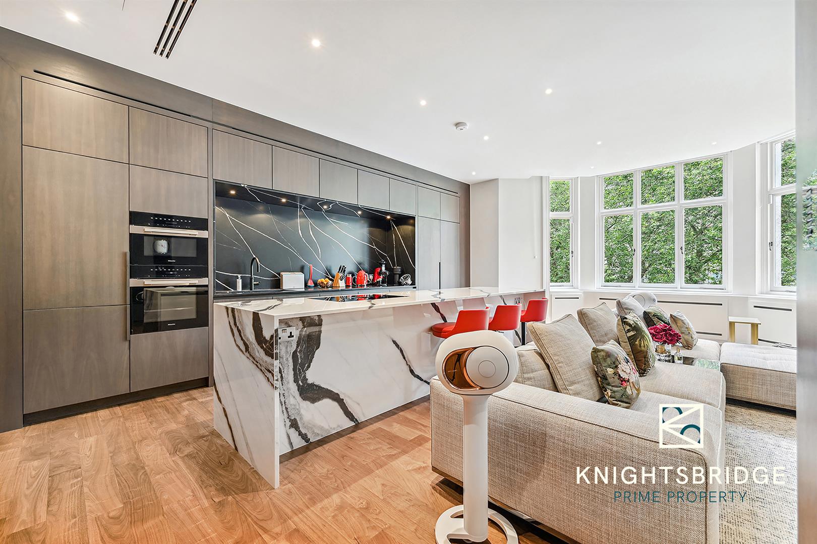Flat Ennismore Gardens in City of Westminster