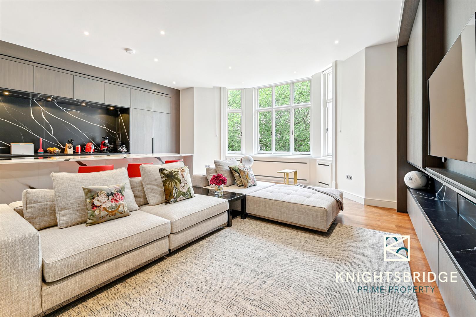 Flat Ennismore Gardens in City of Westminster