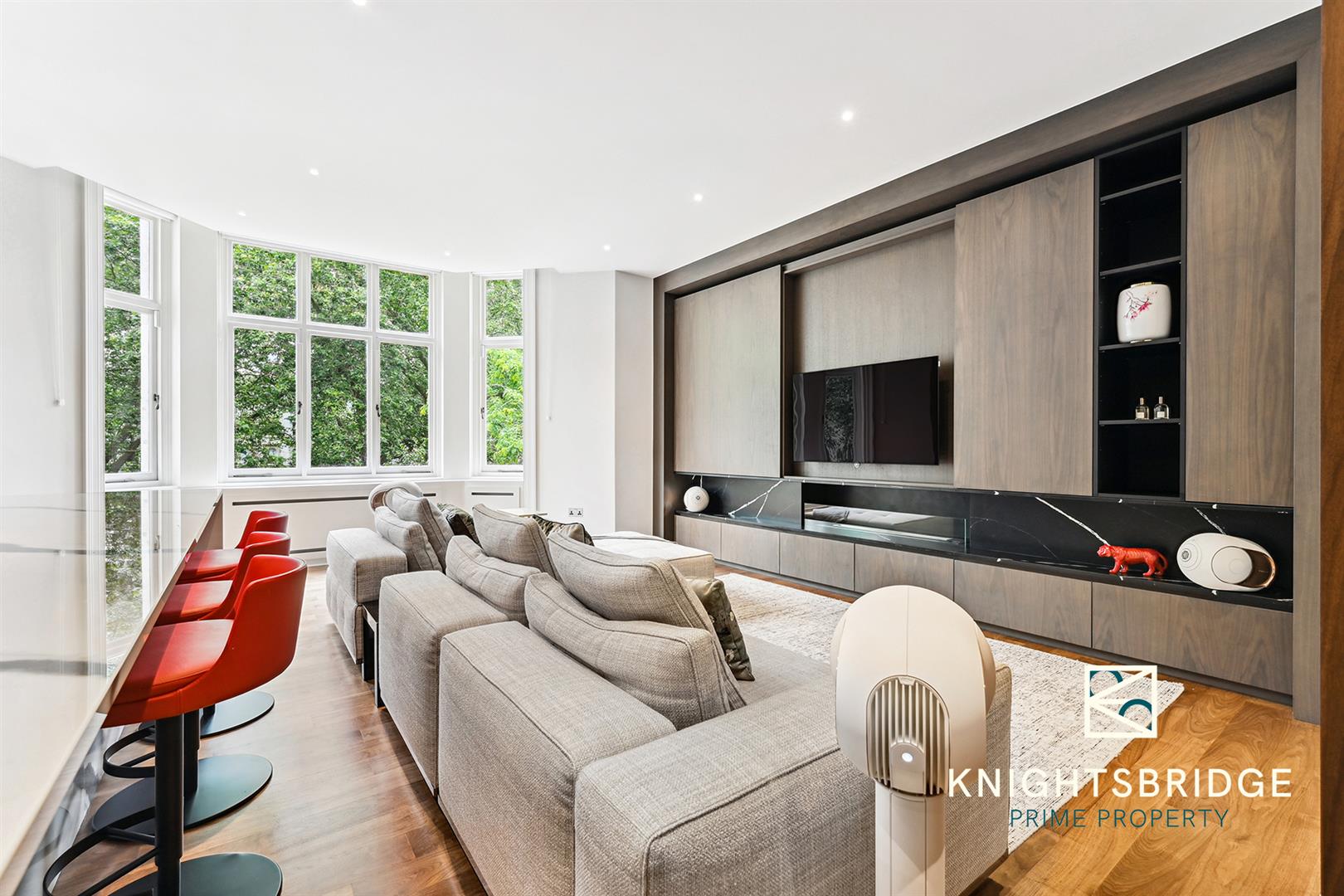Flat Ennismore Gardens in City of Westminster