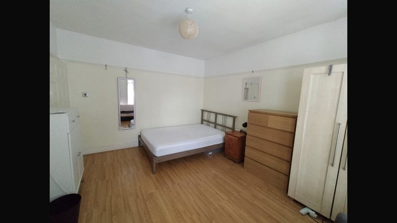 Room James Lane in Greater London