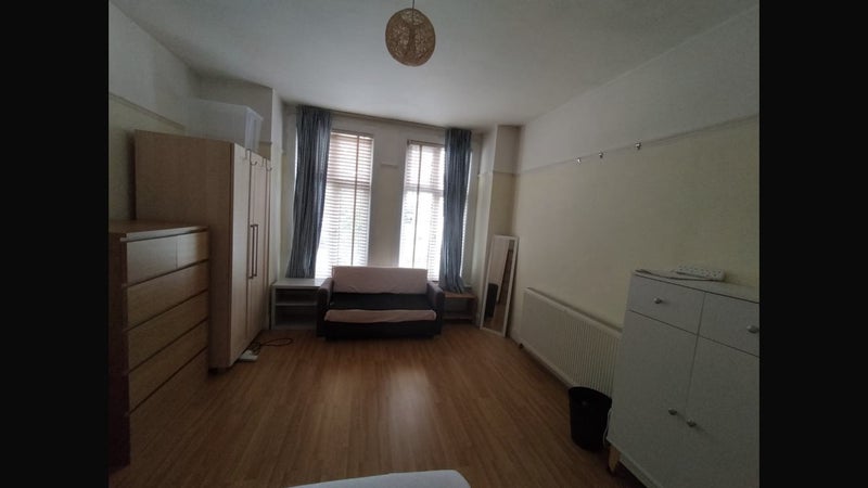 Room James Lane in Greater London