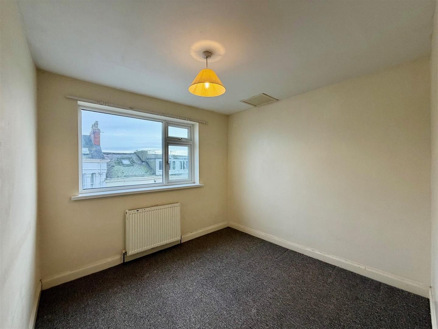 Flat Blenheim Street in Scarborough