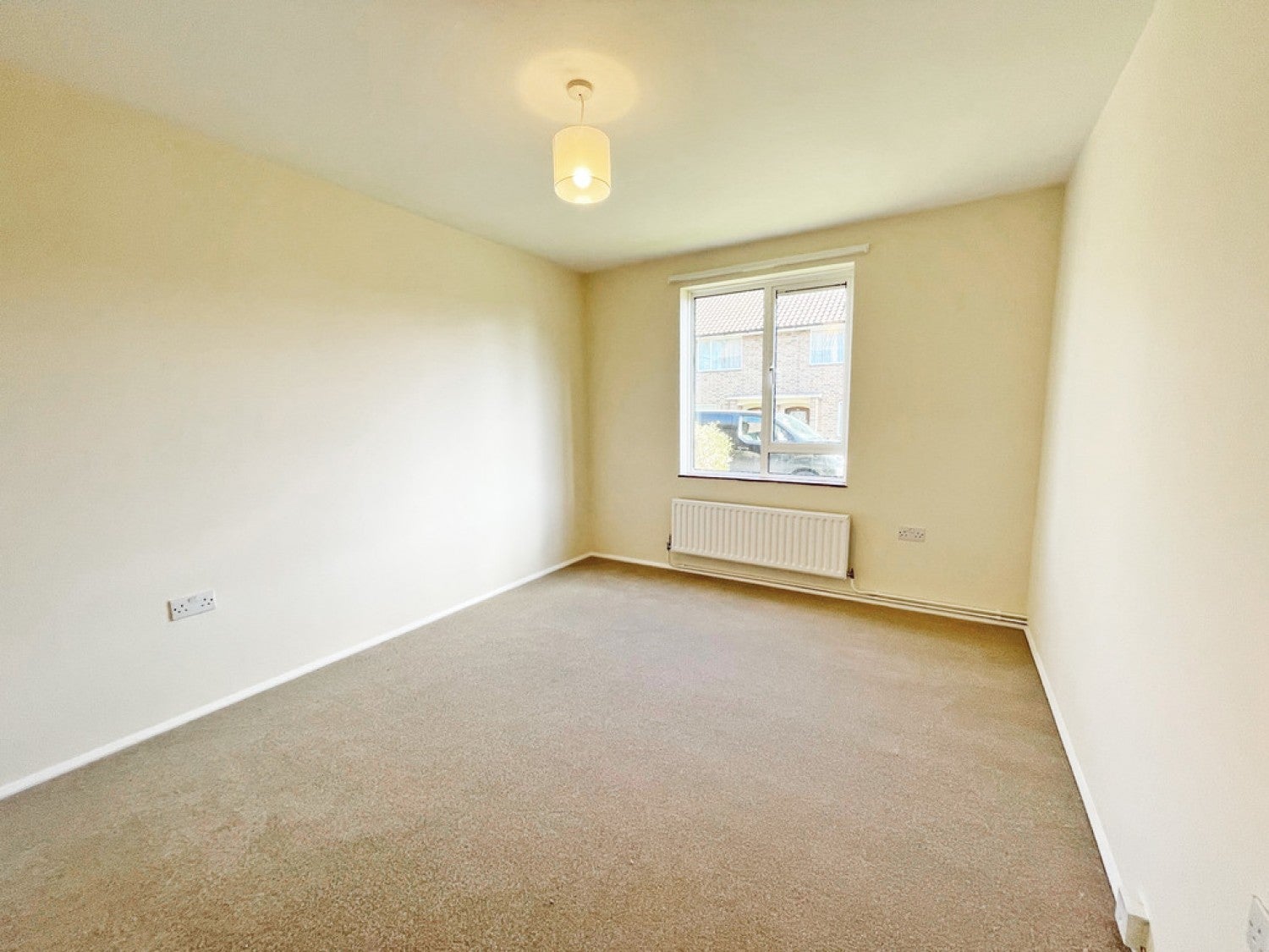 Flat Vincent Close in Horsham