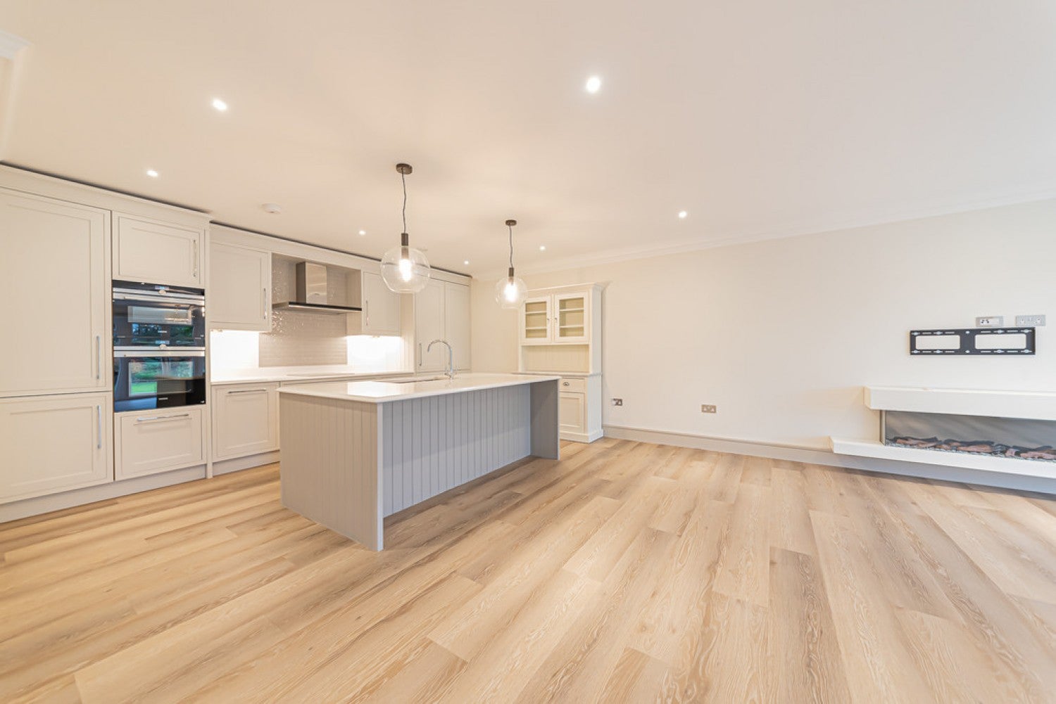 Flat Golf Drive in Surrey Heath