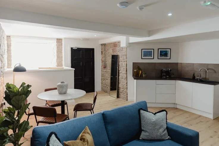 Flat Niddry Street in City of Edinburgh