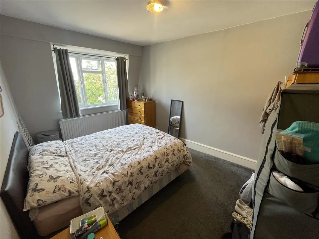 Flat Park Parade in Greater London