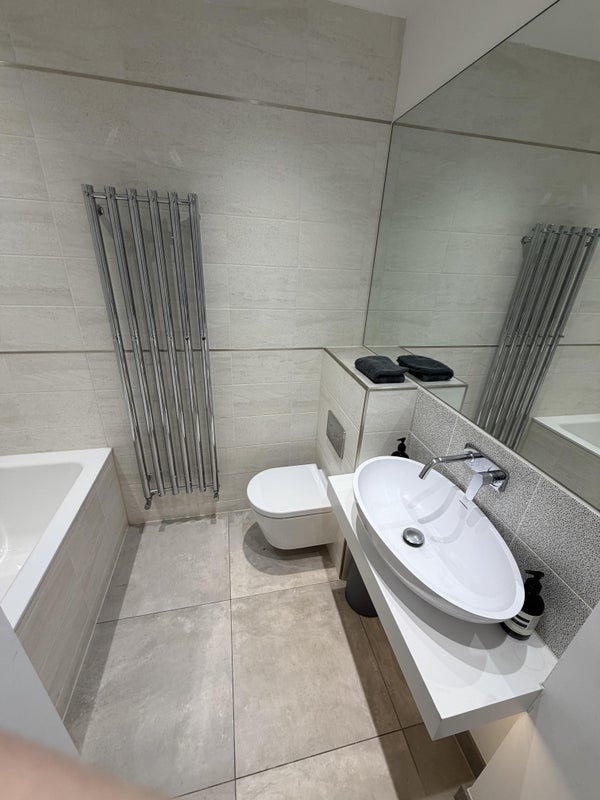 Room Finborough Road in Greater London
