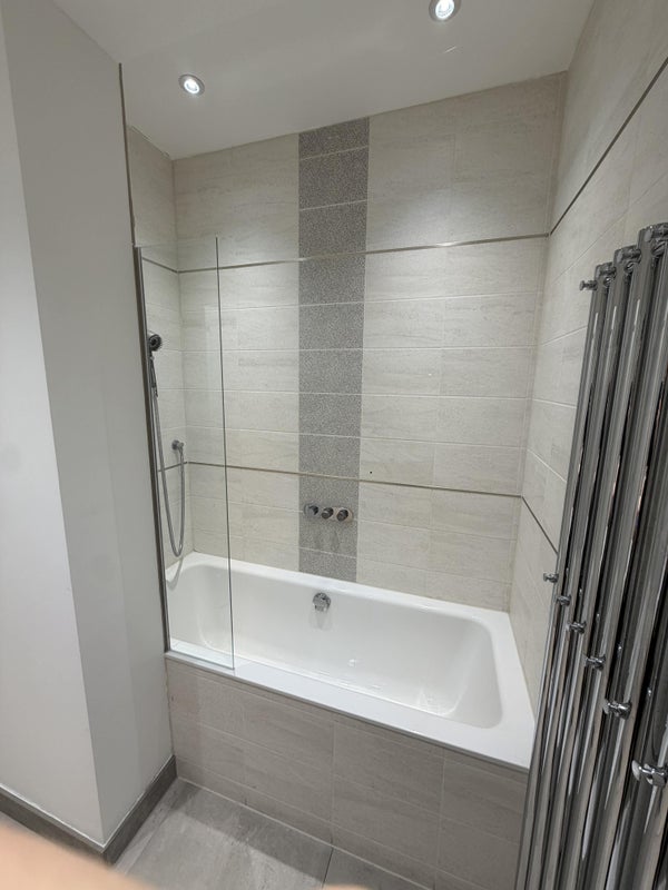 Room Finborough Road in Greater London