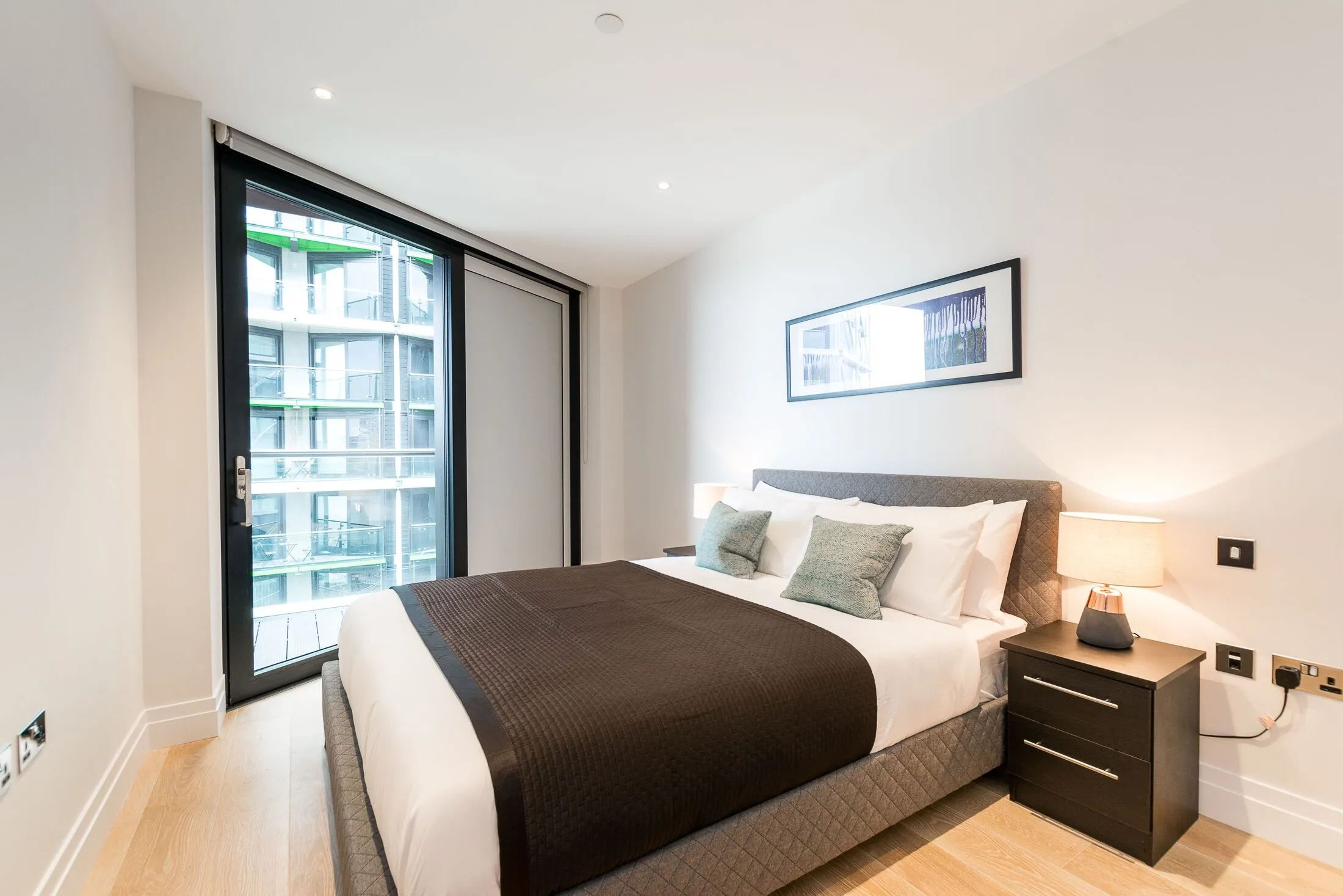 Flat Tideway Walk in Greater London