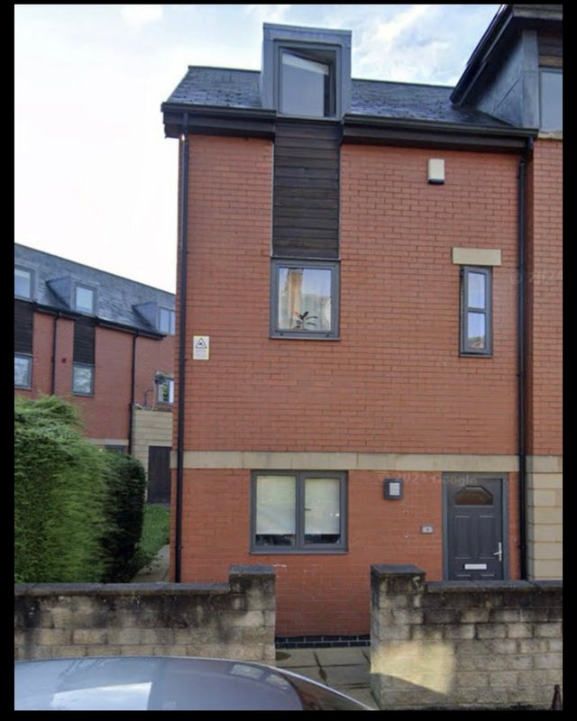 Room Bentley Lane in Leeds