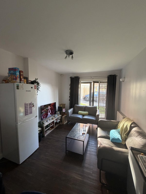 Room Bentley Lane in Leeds
