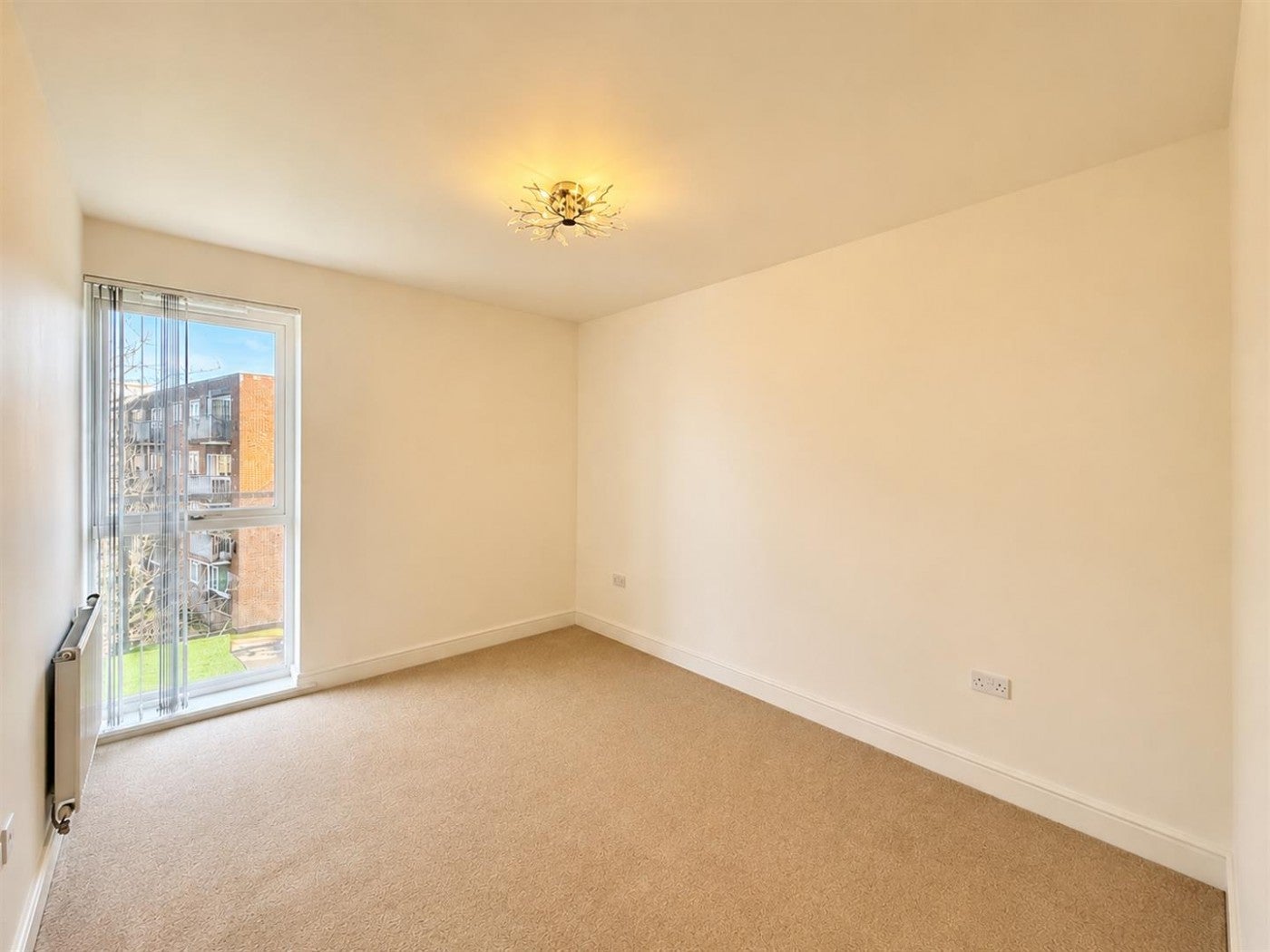 Flat New Heston Road in Greater London