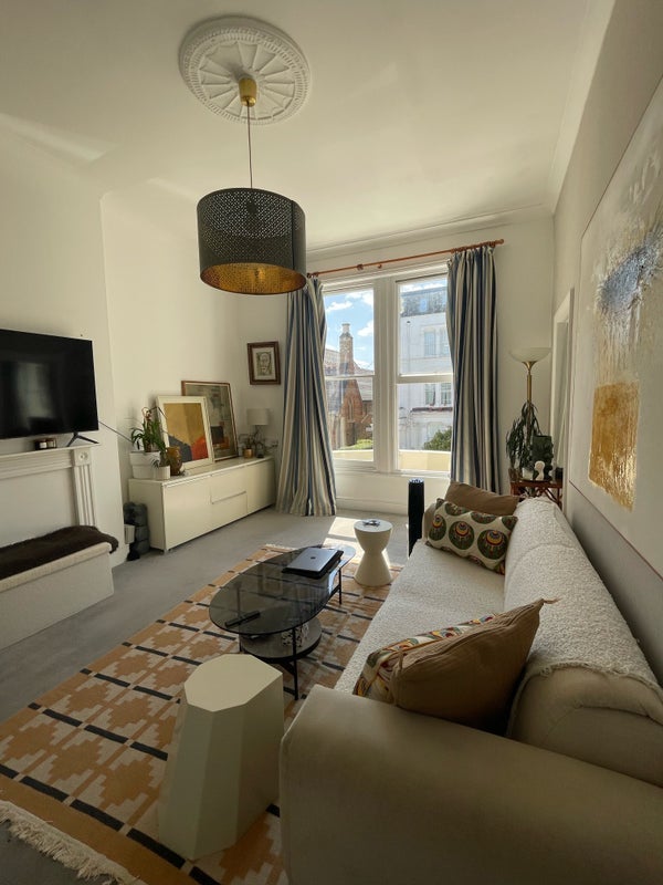 Flat Sinclair Road in Greater London