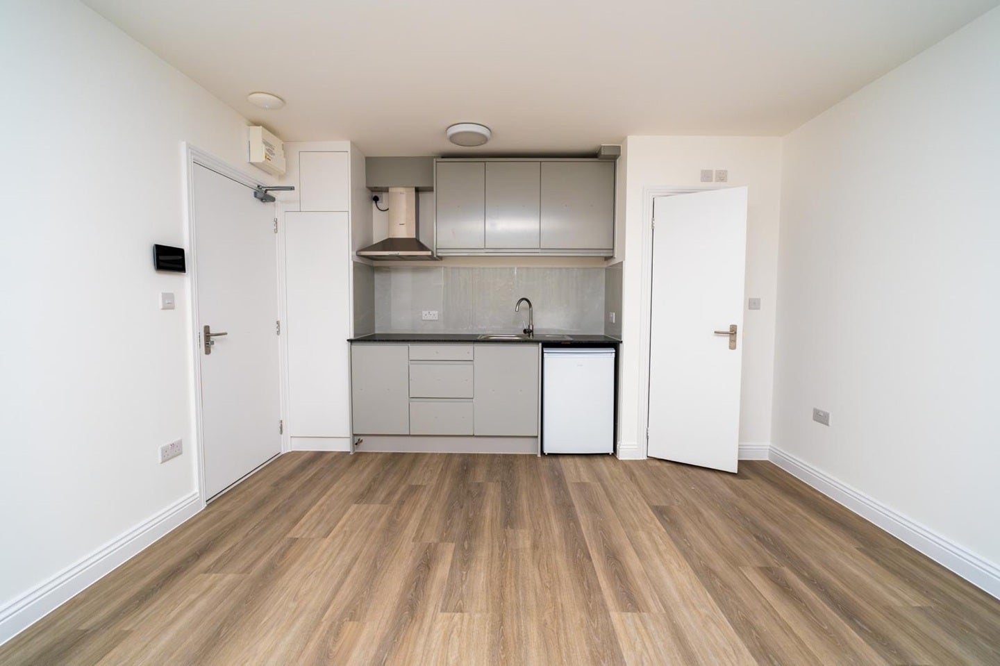 Flat Stag Lane in Greater London