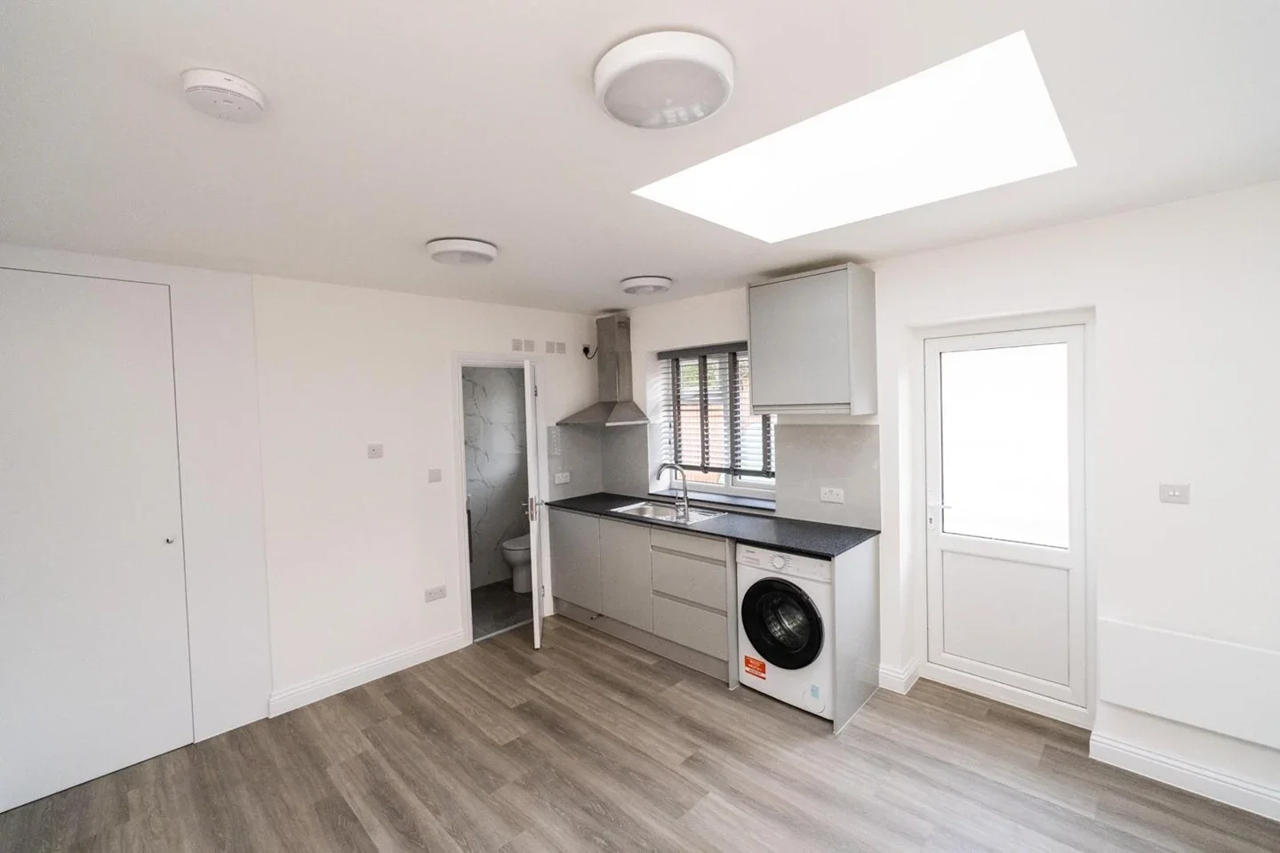 Flat Stag Lane in Greater London