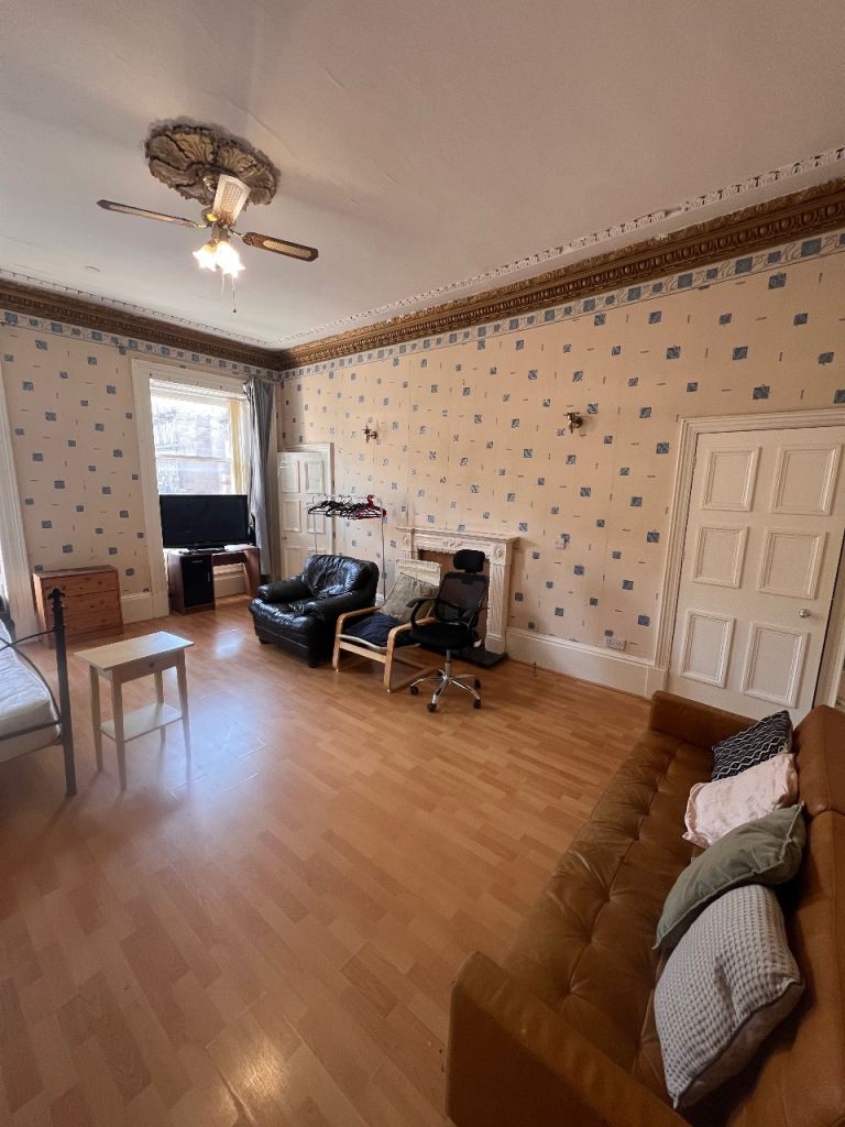 Room Buccleuch Street in Glasgow