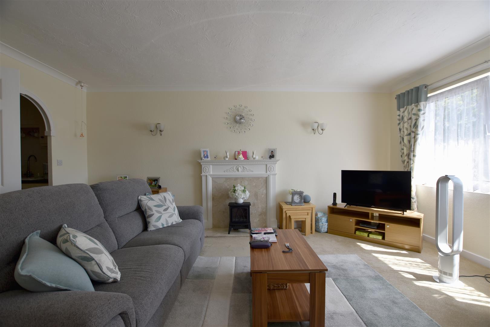 Flat Beechwood Gardens in Caterham