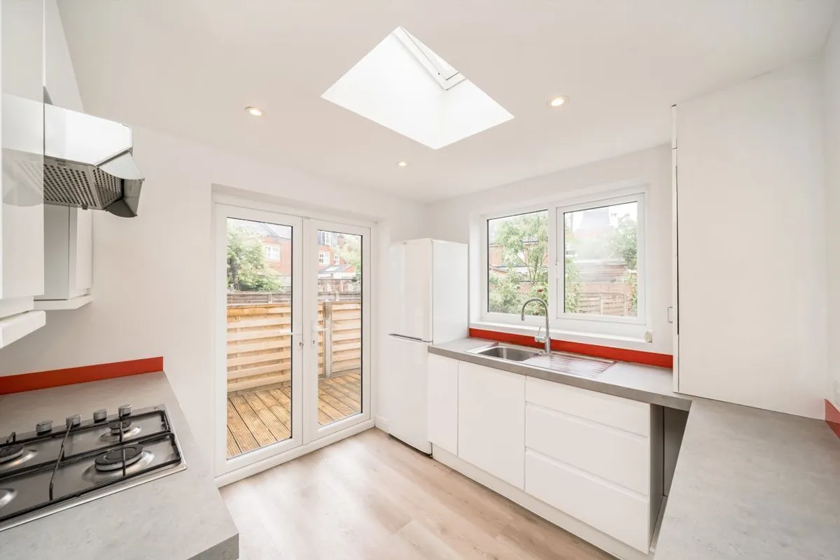 Flat Strathville Road in Greater London