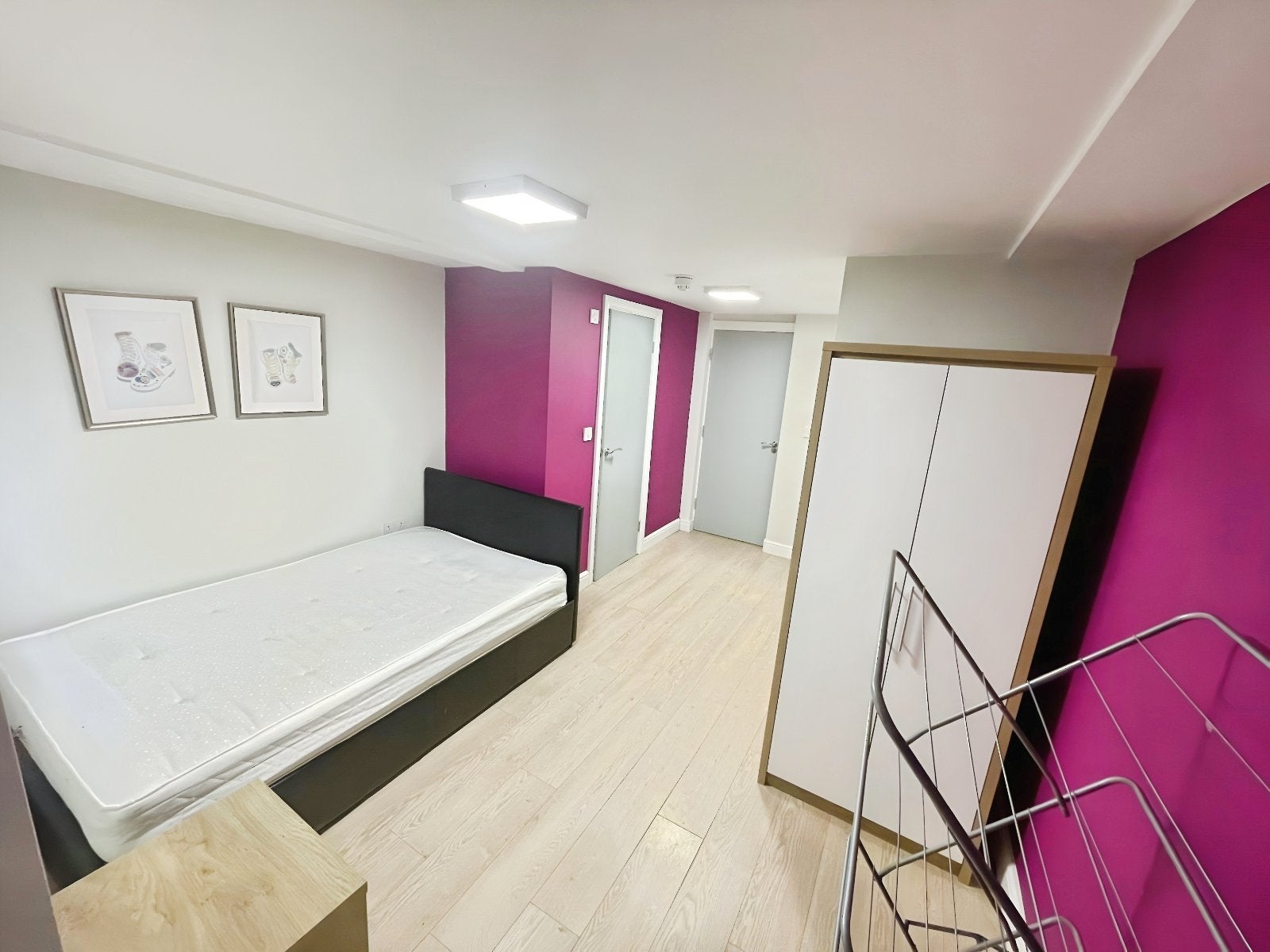 Room Wellington Road South in Hazel Grove