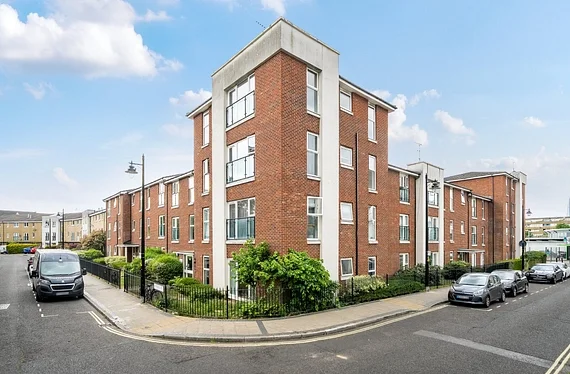 Flat Samuel Street in Greater London