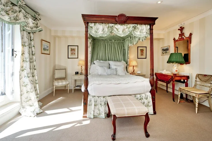 Flat Onslow Square in Greater London