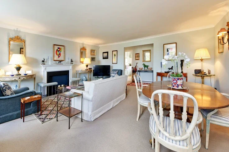 Flat Onslow Square in Greater London