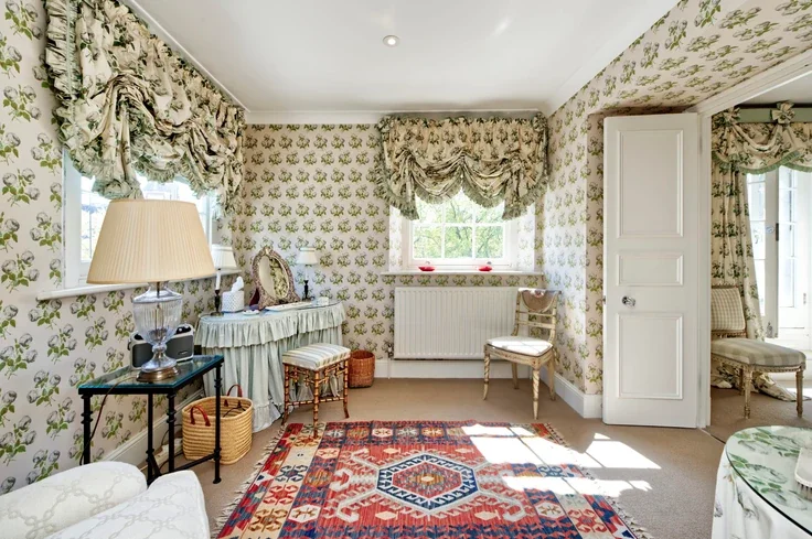 Flat Onslow Square in Greater London