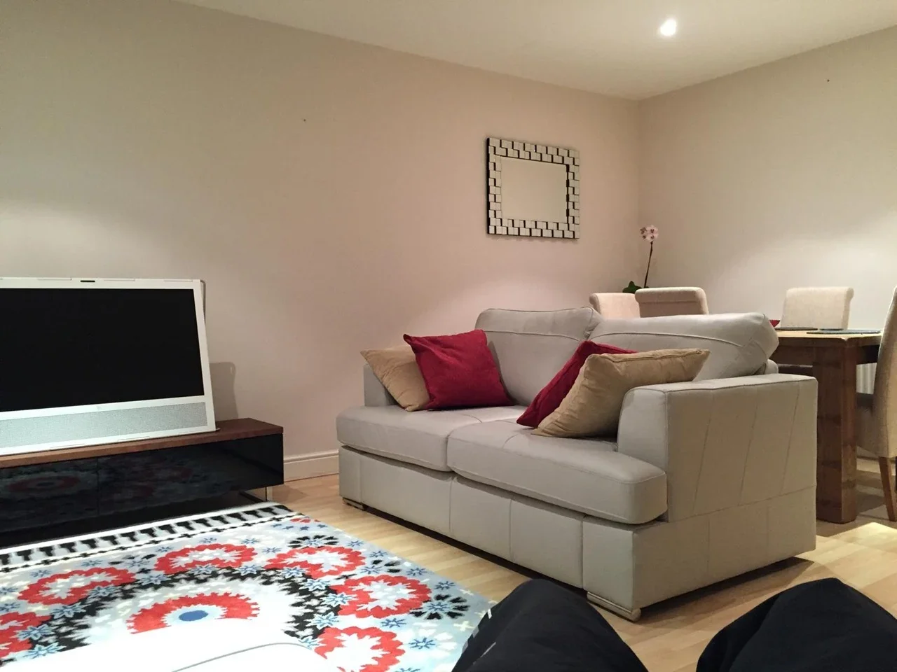 House New Road in Hertsmere