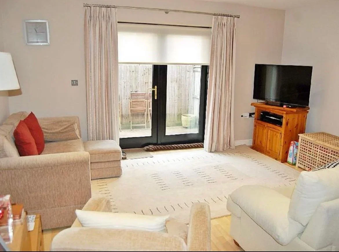 House New Road in Hertsmere