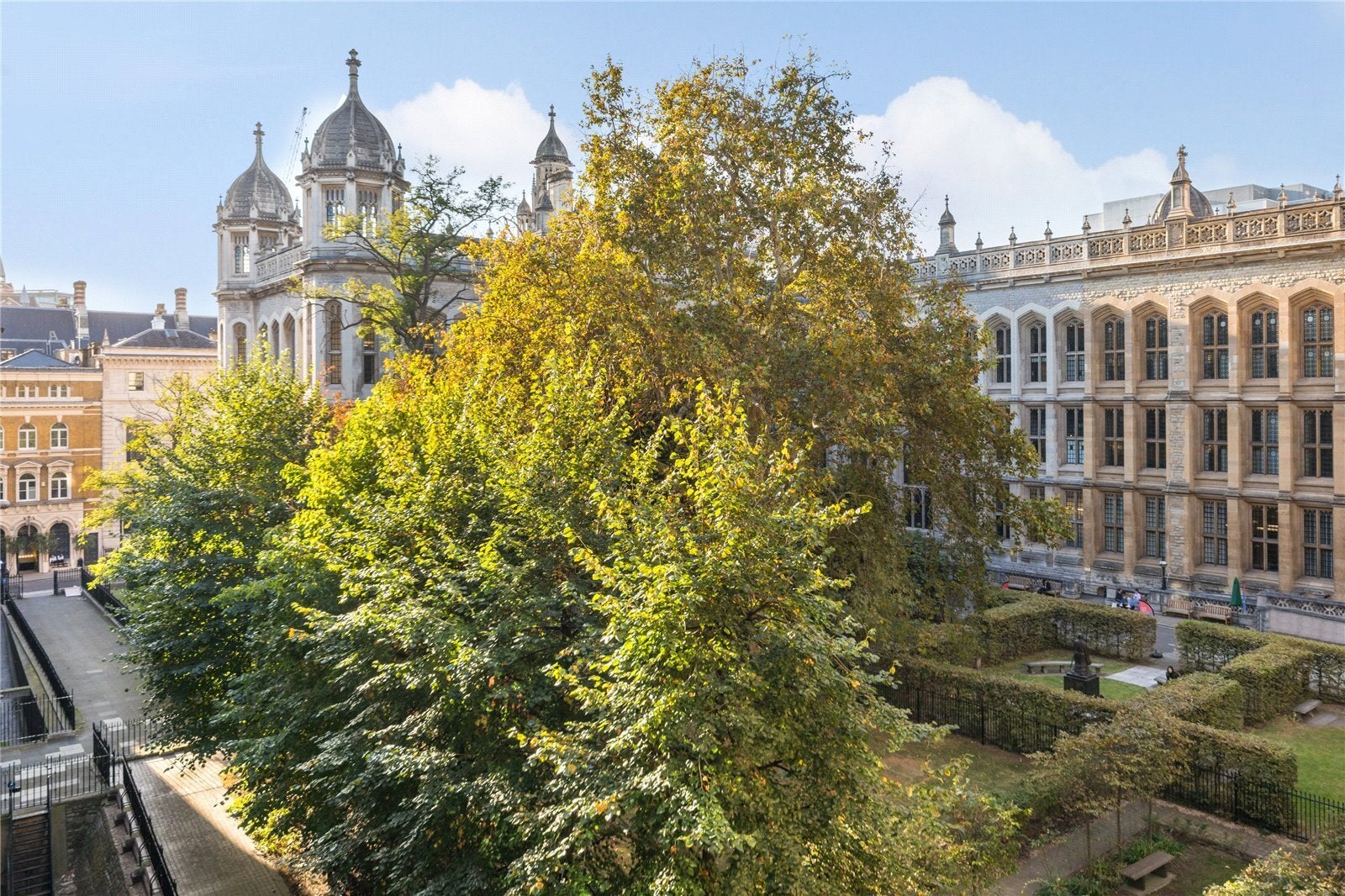 Flat Fetter Lane in City of London