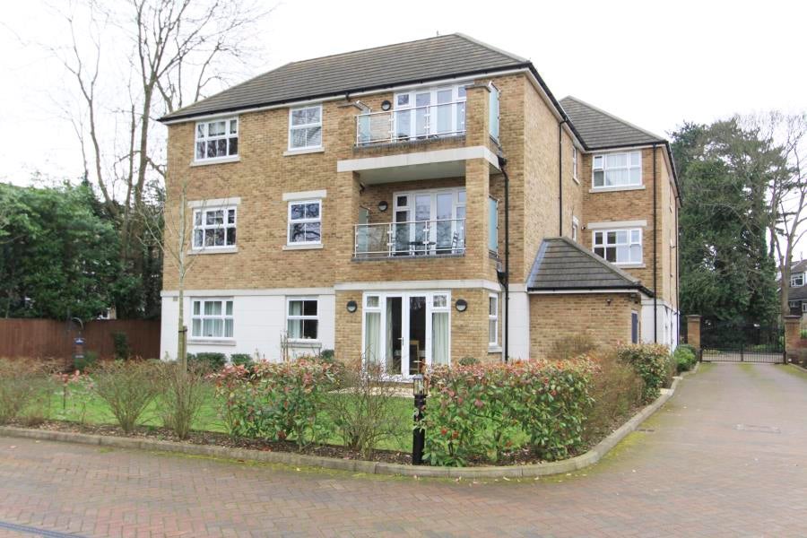 Flat Westfield Park in Greater London