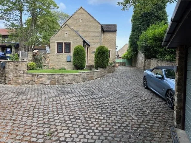 House Kirkgate Lane in Wakefield