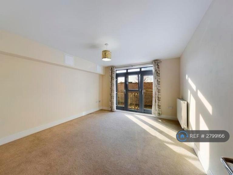 Flat Wallis Place in Maidstone